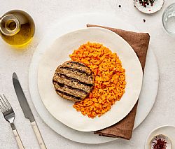 Μπιφτέκι από βιολογικό κρέας μοσχάρι-χοιρινό (Ευβιότοποι) με καστανό ρύζι και κρόκο Κοζάνης WORTHEAT