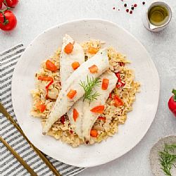 Φιλέτο φρέσκιας τσιπούρας με λαχανόρυζο και κονκασέ φρέσκιας τομάτας WORTHEAT